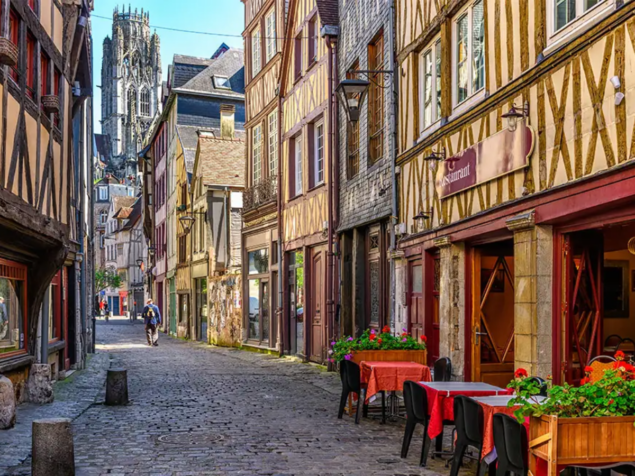 Mindful Travelling in Rouen, France
