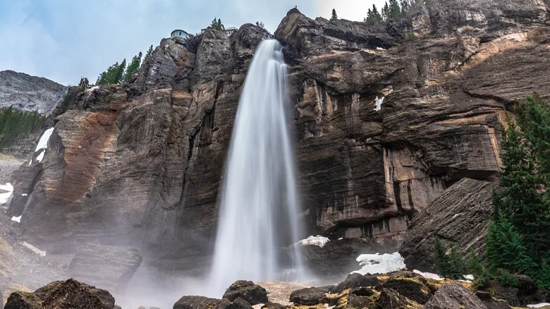Discover Colorado’s Tallest Free-Flowing Waterfall Hidden in a Dramatic Rocky Mountain Canyon