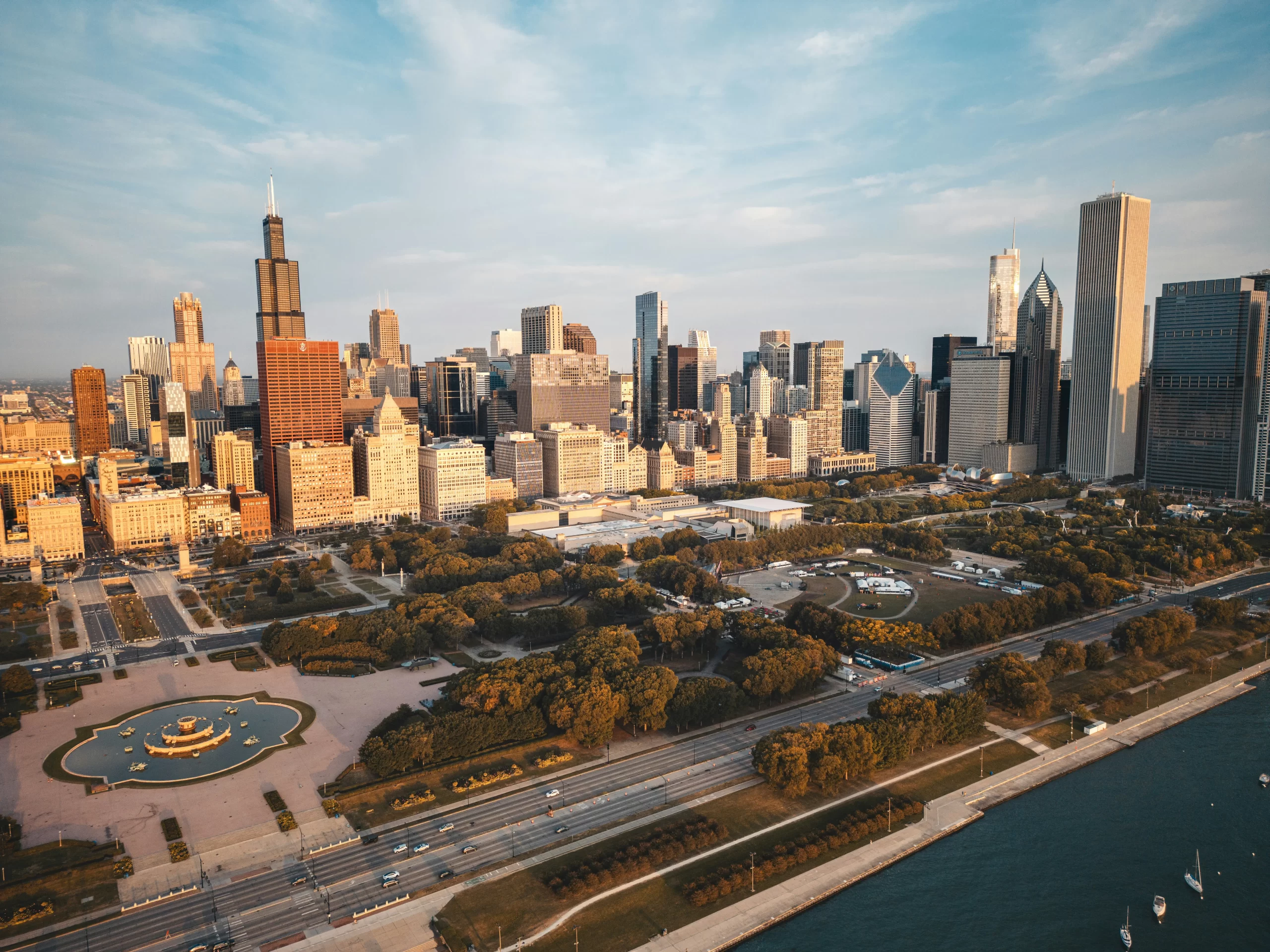 Chicago in 2025: Architecture, Deep-Dish Pizza, and Lakefront Adventures
