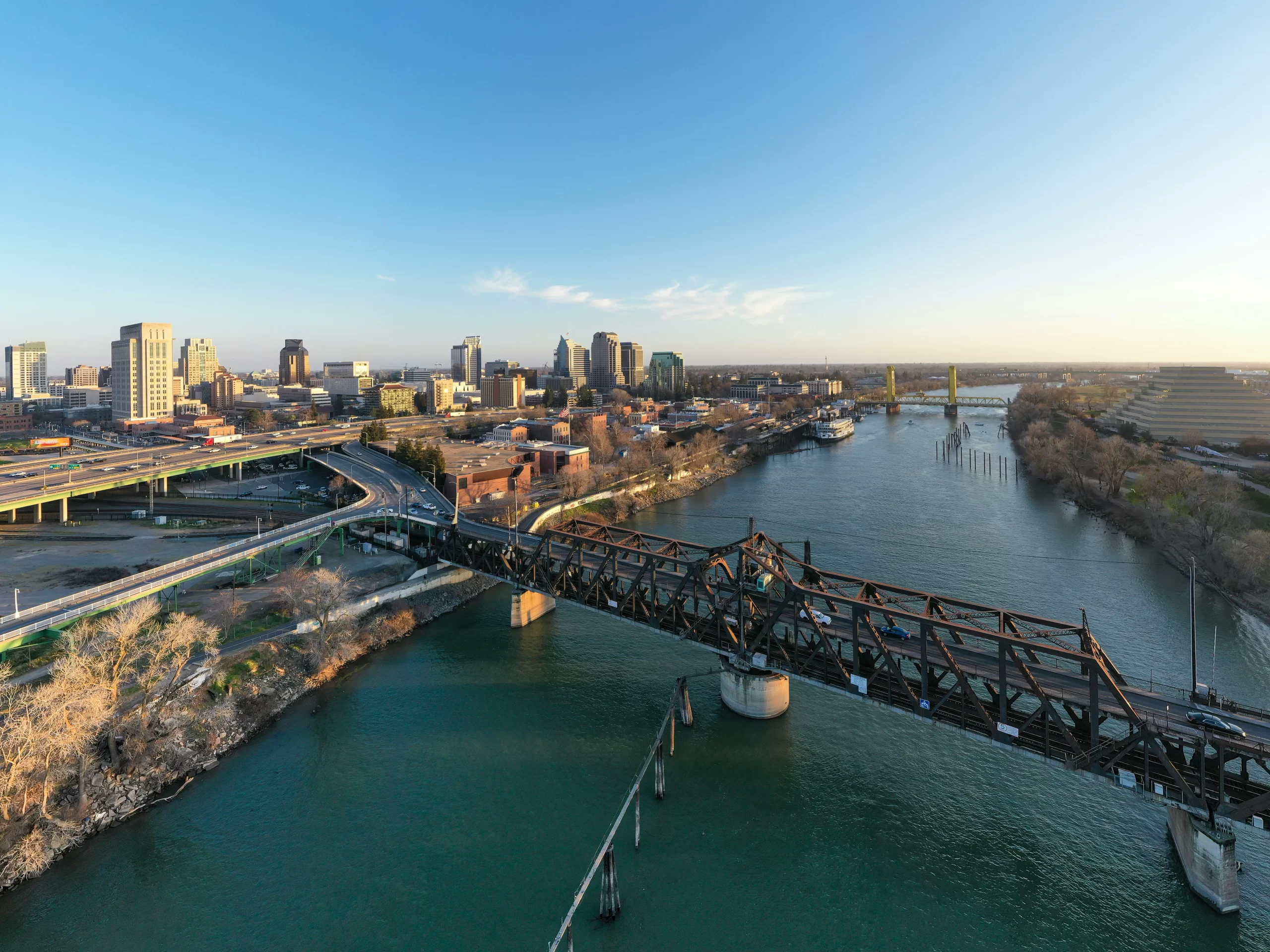 Cincinnati in 2025: Riverfront Energy, Local Eats, and Historic Charm