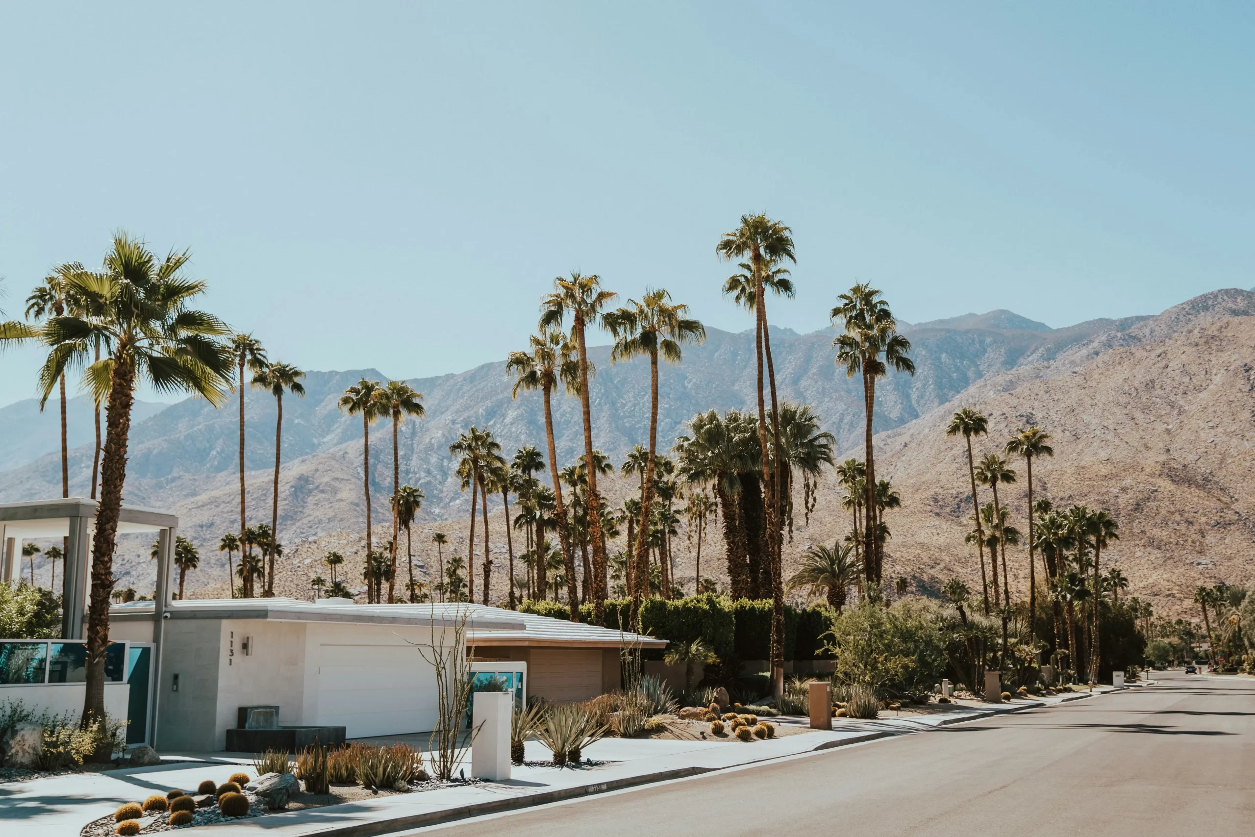 Palm Springs travel guide, Retro Glamour Meets Desert Serenity